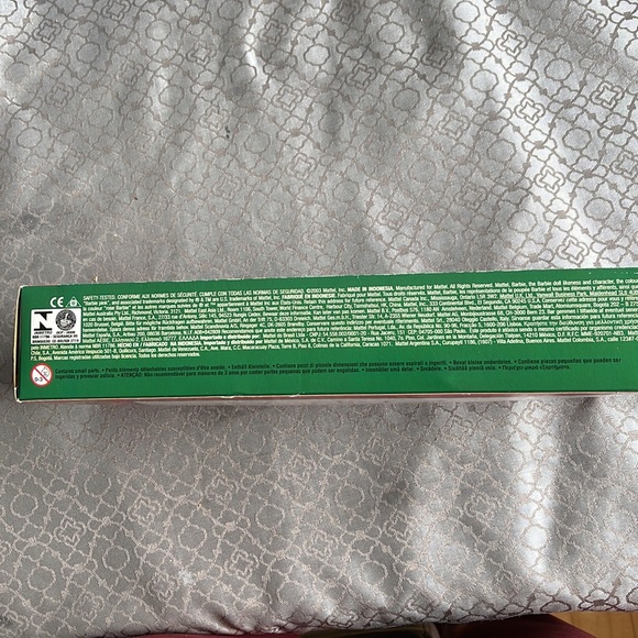 Vintage holiday joy Barbie - Picture 4 of 6